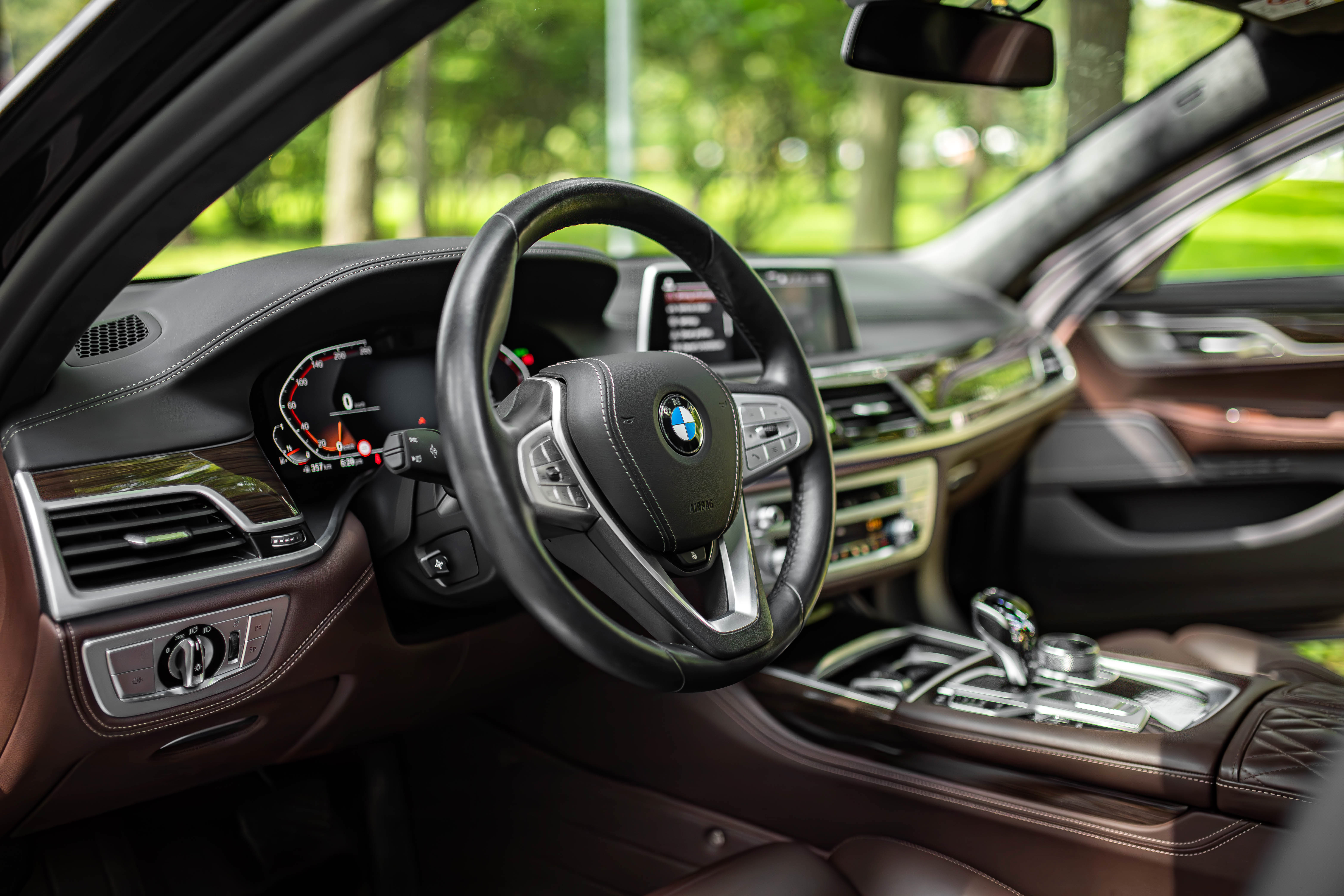 BMW 740 Li — фото 5